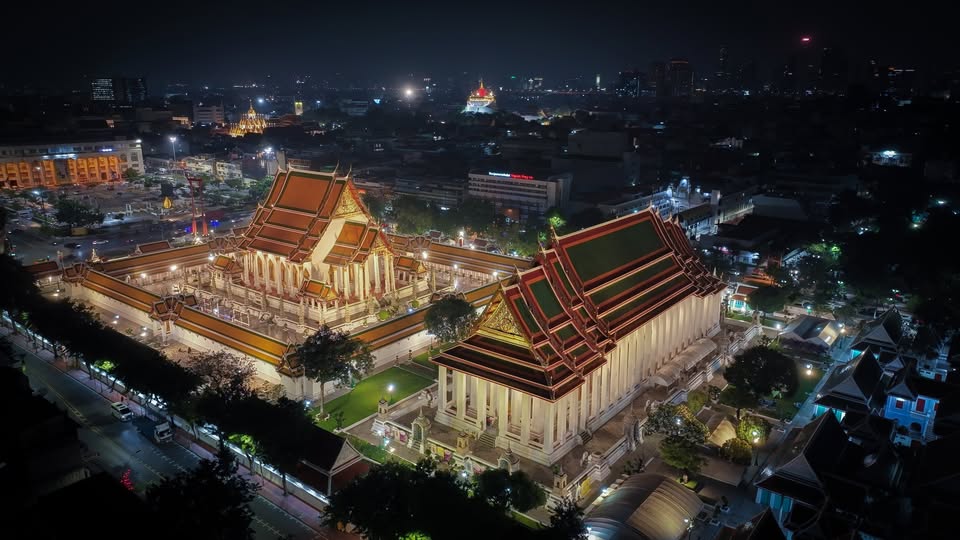 วัดสุทัศนเทพวรารามกับในหลวงรัชกาลที่ ๘